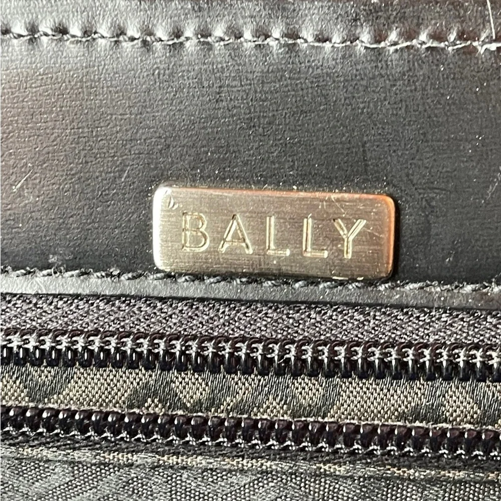 BALLY of Switzerland Leather Briefcase / Pilot - Lawyer - Doctor